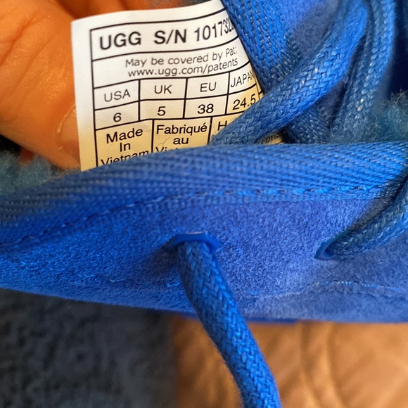 UGG Boots - Picture 5 of 7